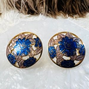 Beautiful, vintage, goldtone with blue cut out costume pierced earrings
